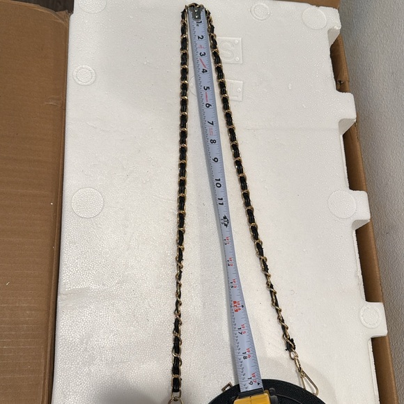 Chanel Filigree Round Clutch with Chain Quilted Caviar Mini - Picture 15 of 16